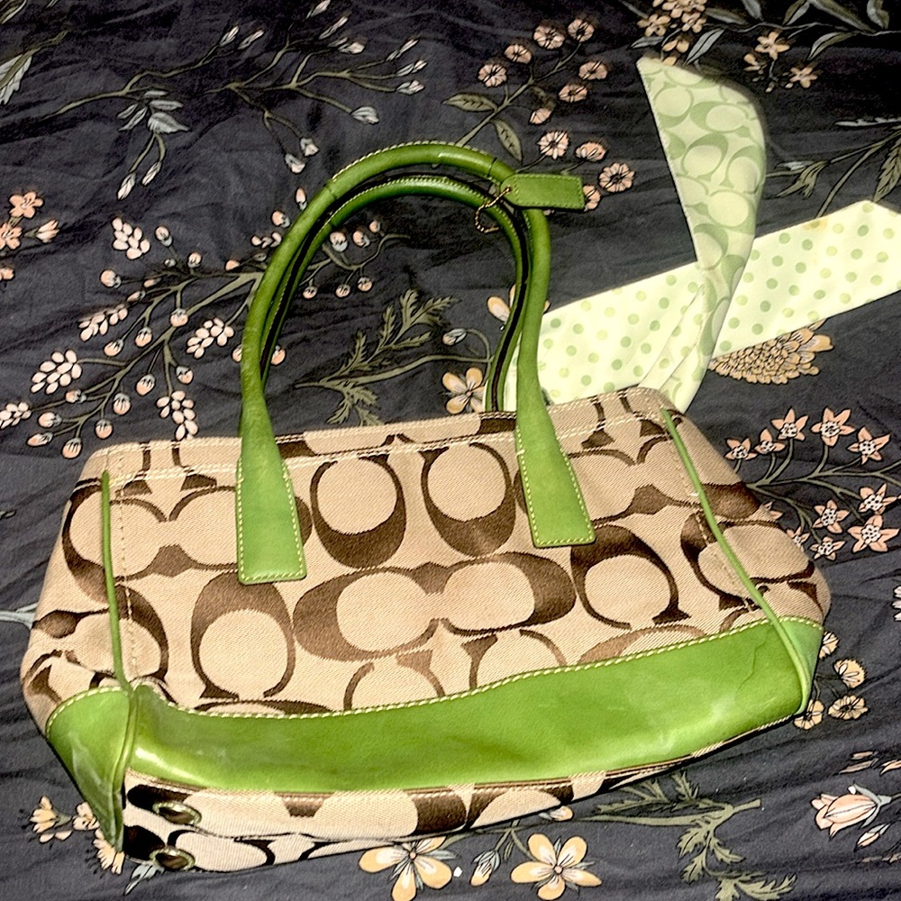 Coach Signature Collection Madeline satchel hand bag LIKE NEWISH - Picture 12 of 16